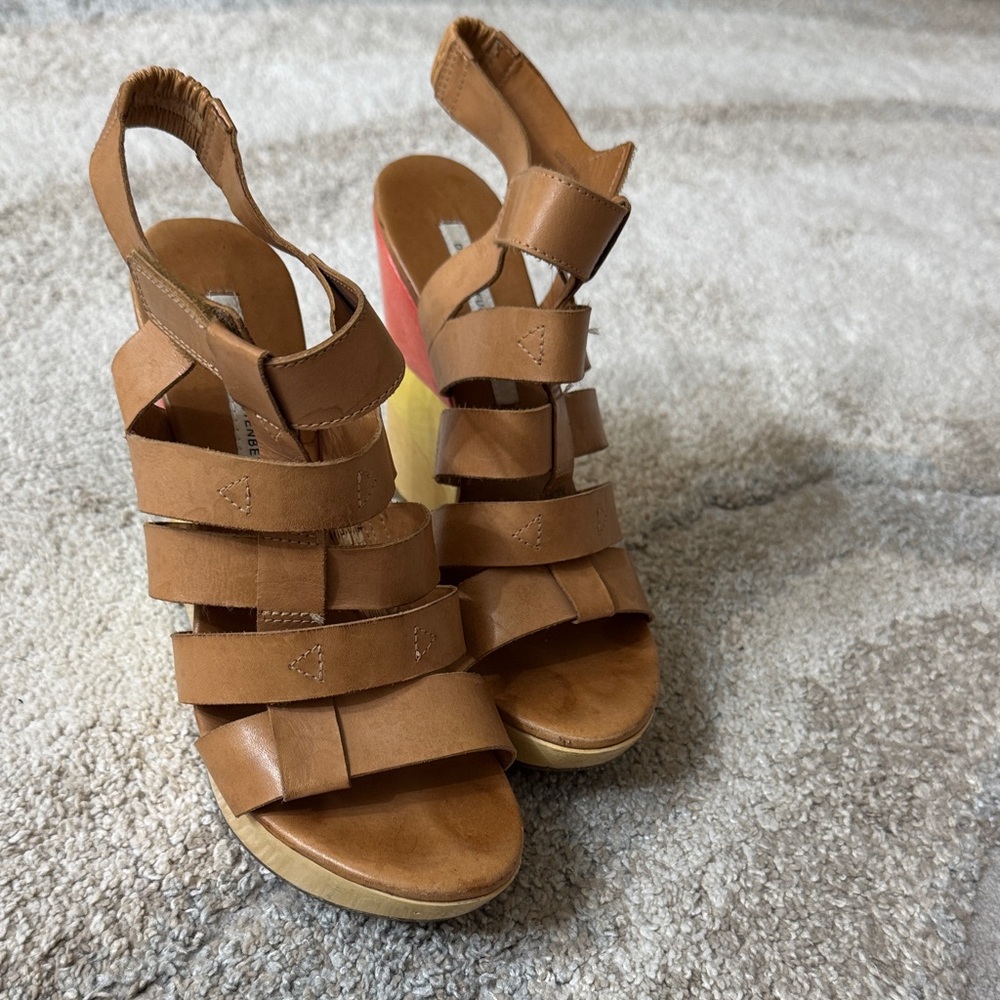 Diane Von Furstenberg Tan Wedges